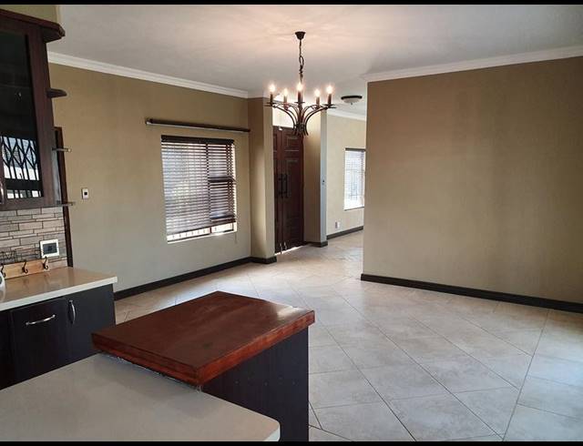 5 BEDROOM PROPERTY TO RENT IN FOURWAYS
